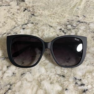 NWOT Oversized Quay Sunglasses